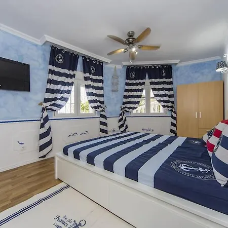 Med Panoramautsikt Med Privat Pool I Calpe, Costa Blanca, Spanien カルプ
